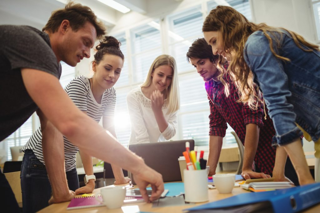 Mettre en avant le travail collaboratif et la coopération.